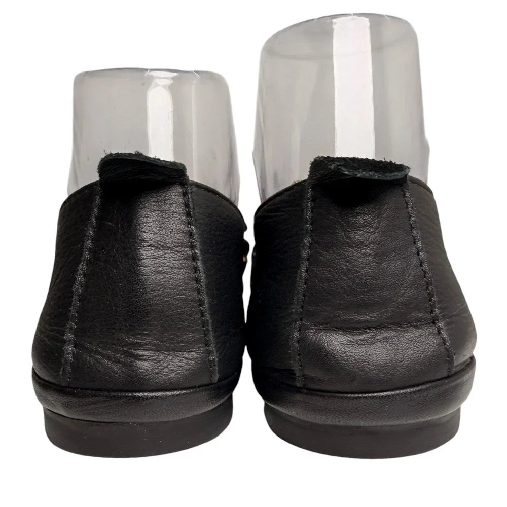 Spring Step Black Leather Pointed Toe Ruffle Loafers‎ Flats Size 7